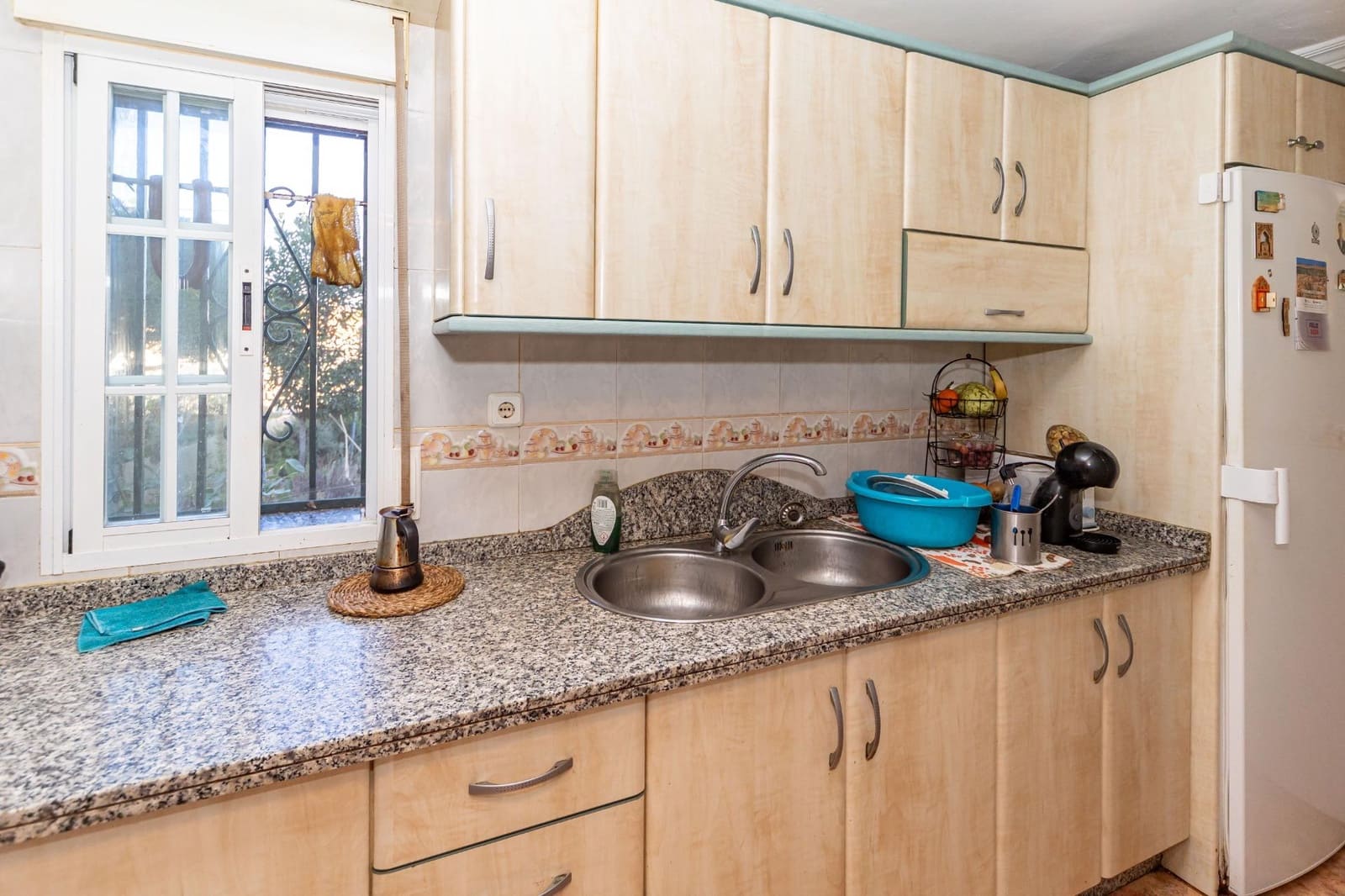 8 bedroom Townhouse for sale in Guadix - € 275,000 (Ref: 10165914)