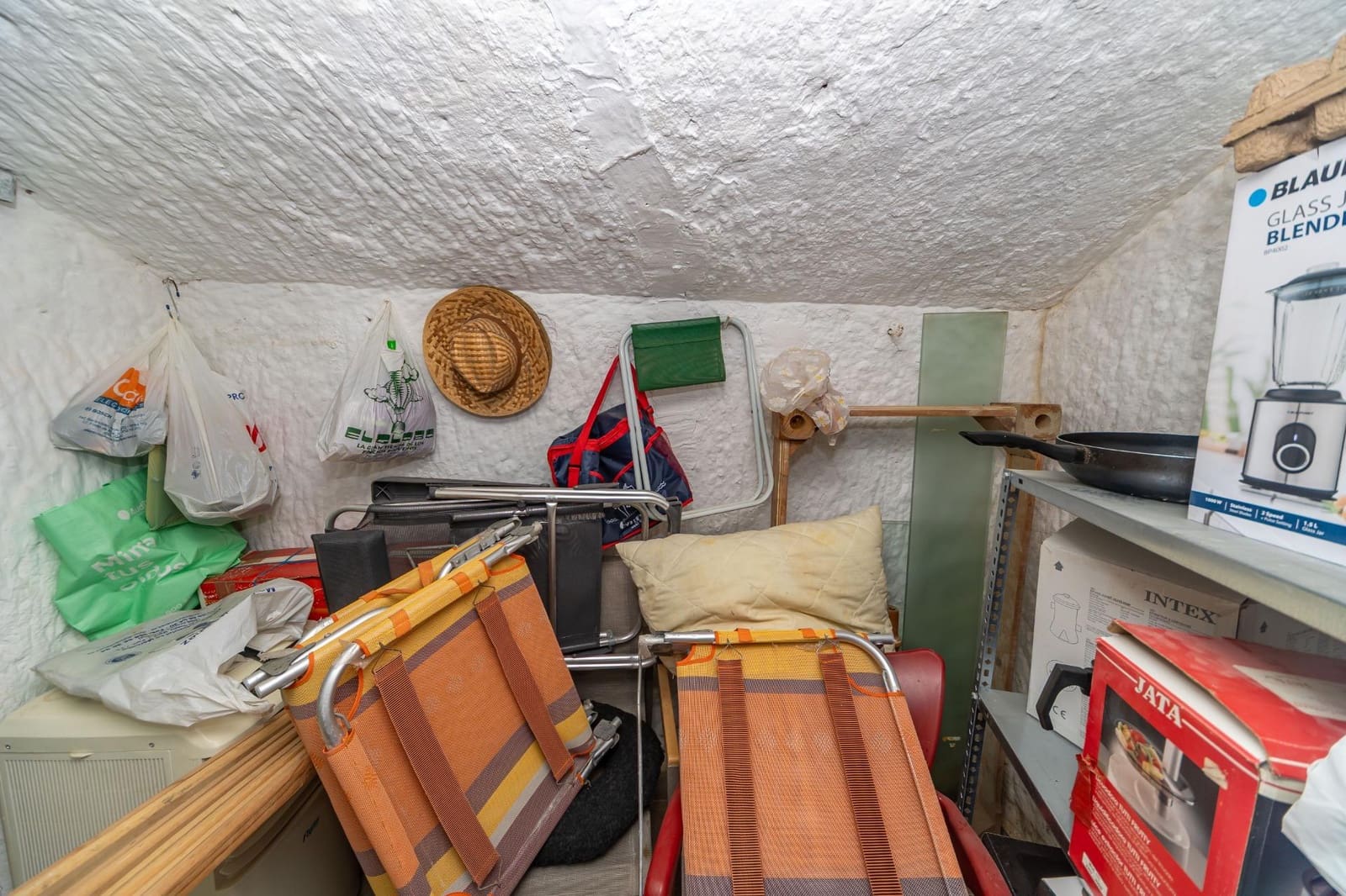 8 bedroom Townhouse for sale in Guadix - € 275,000 (Ref: 10165914)