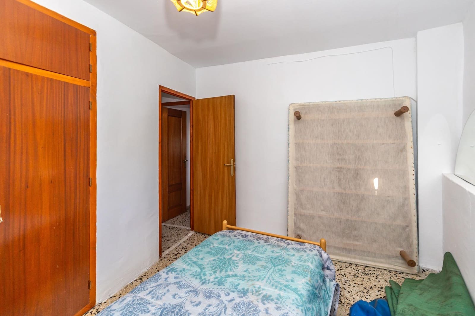 8 bedroom Townhouse for sale in Guadix - € 275,000 (Ref: 10165914)