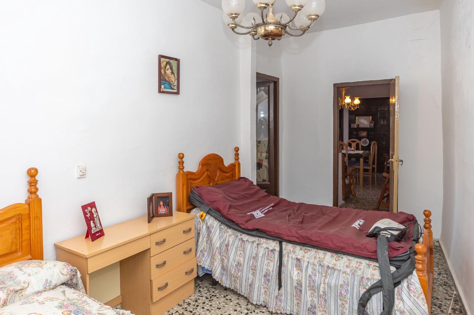 8 bedroom Townhouse for sale in Guadix - € 275,000 (Ref: 10165914)