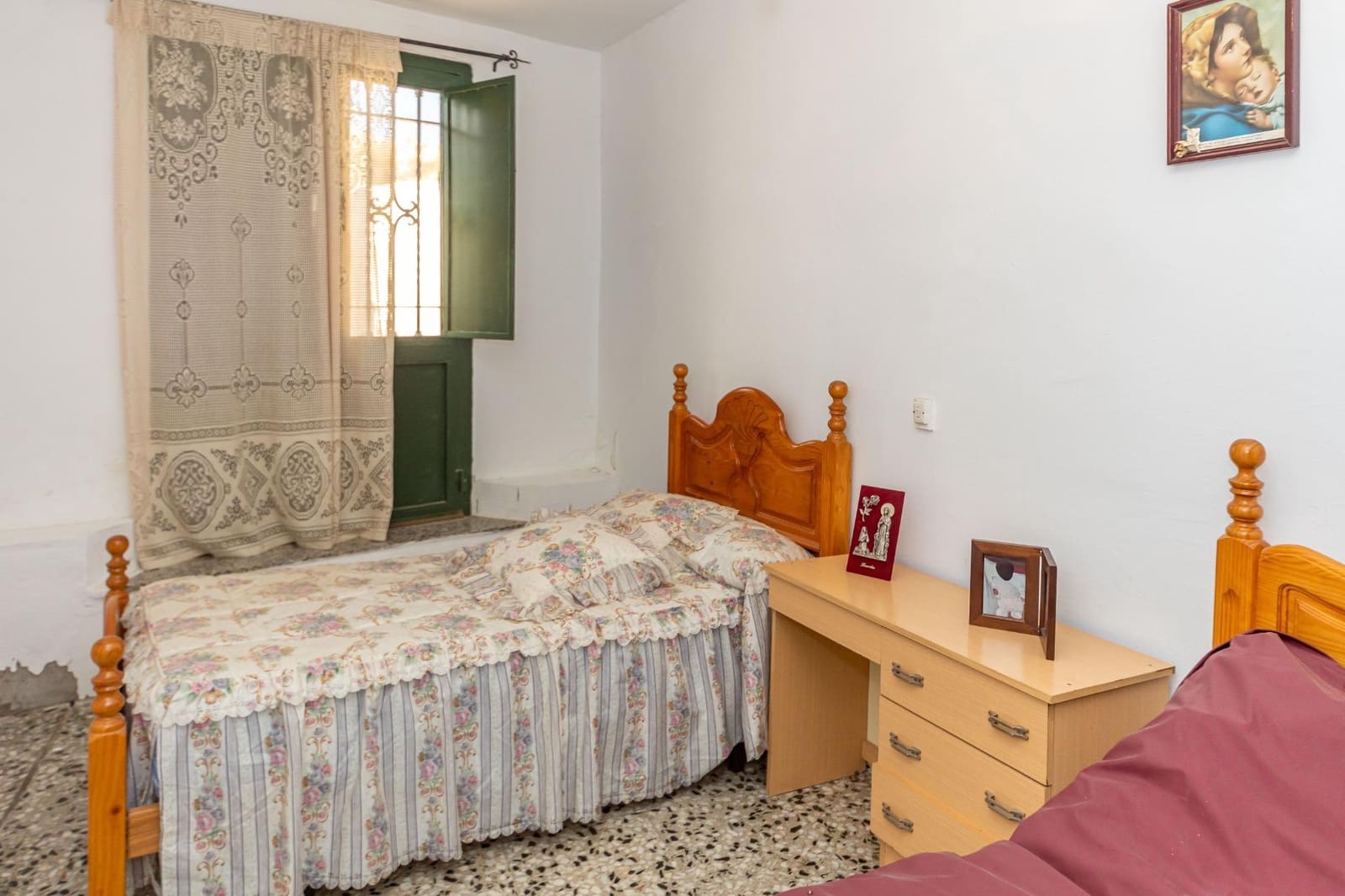 8 bedroom Townhouse for sale in Guadix - € 275,000 (Ref: 10165914)