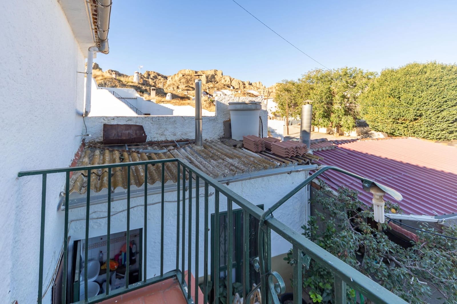 8 bedroom Townhouse for sale in Guadix - € 275,000 (Ref: 10165914)