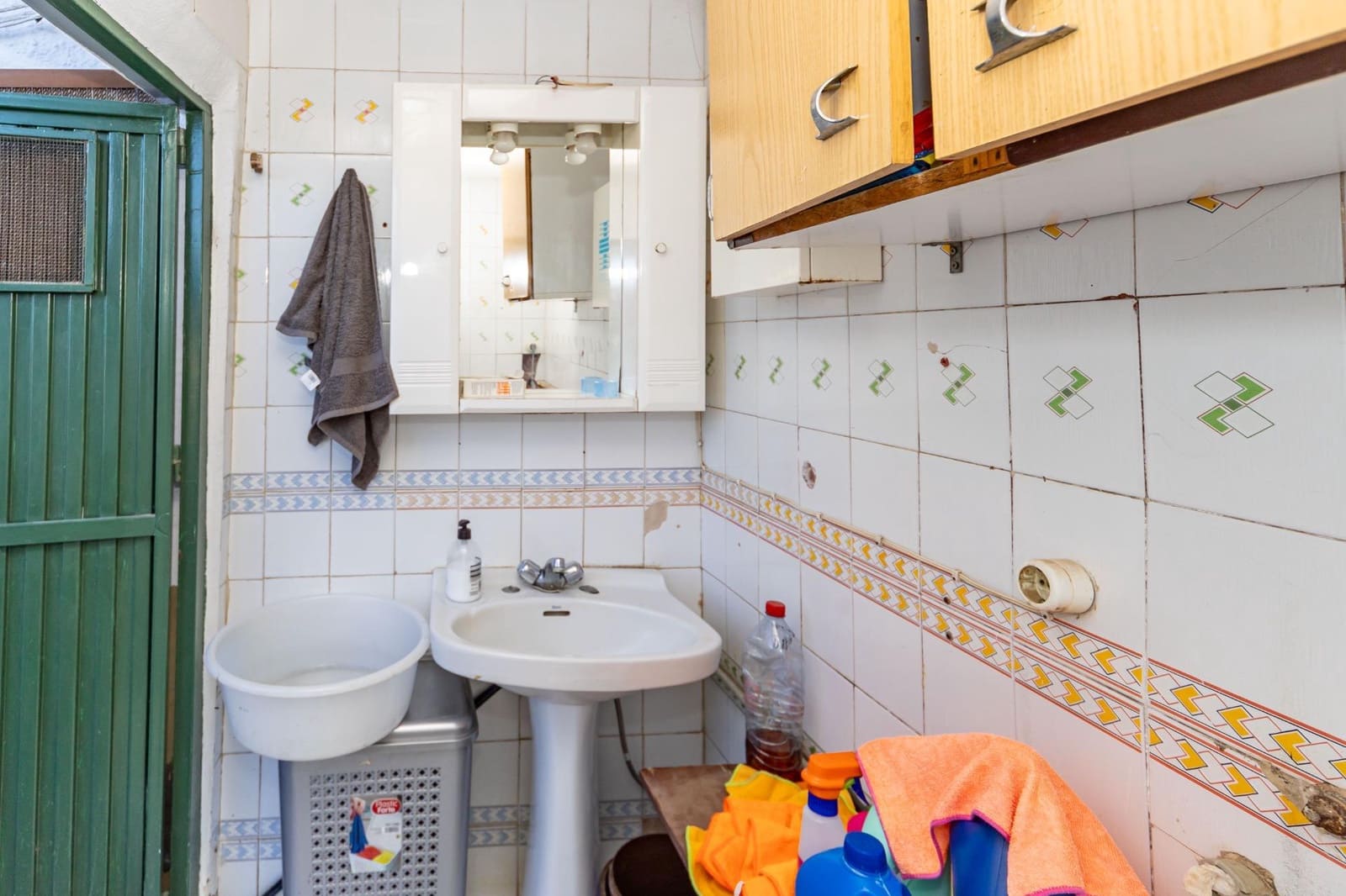 8 bedroom Townhouse for sale in Guadix - € 275,000 (Ref: 10165914)