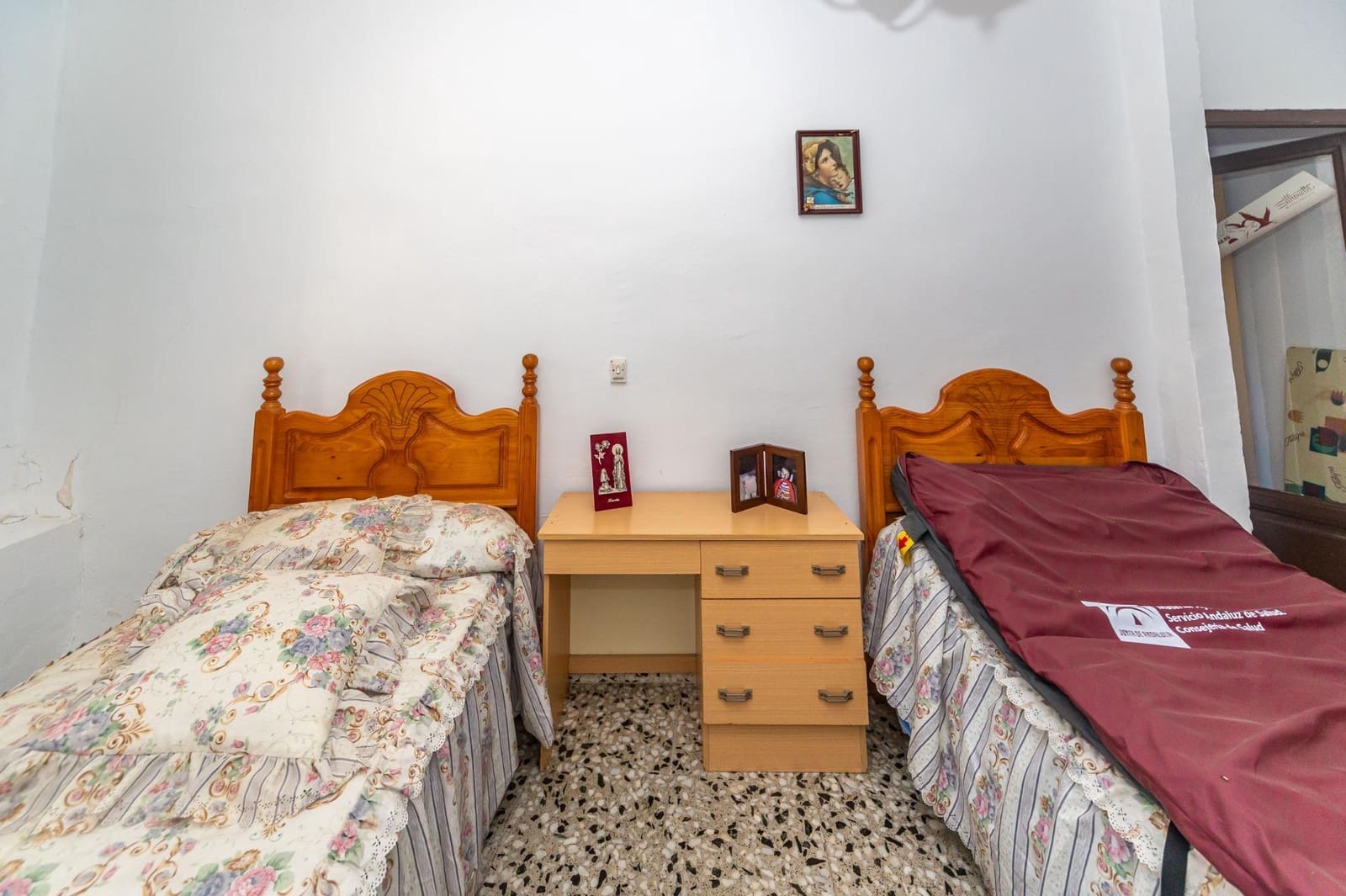 8 bedroom Townhouse for sale in Guadix - € 275,000 (Ref: 10165914)