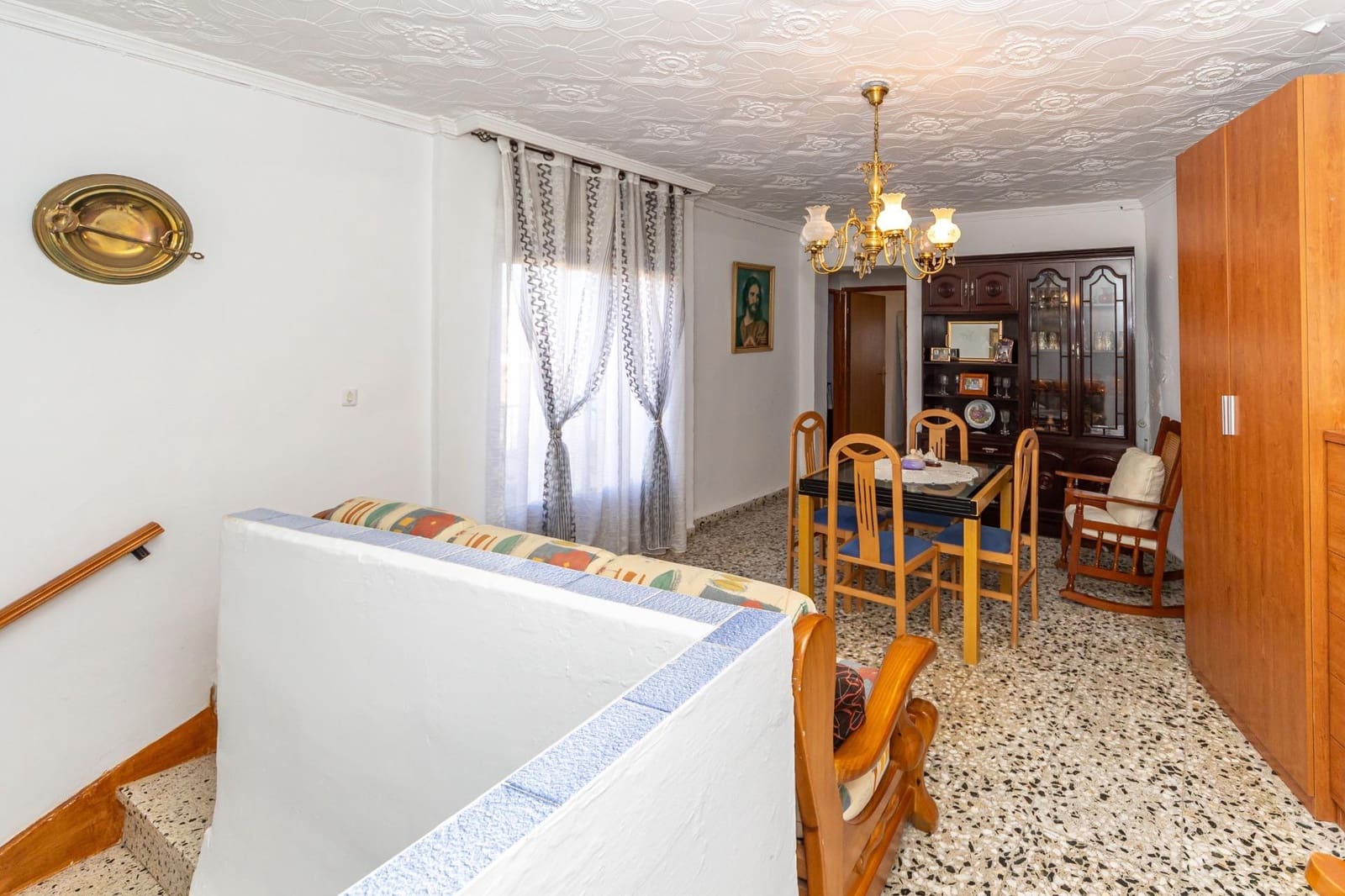 8 bedroom Townhouse for sale in Guadix - € 275,000 (Ref: 10165914)
