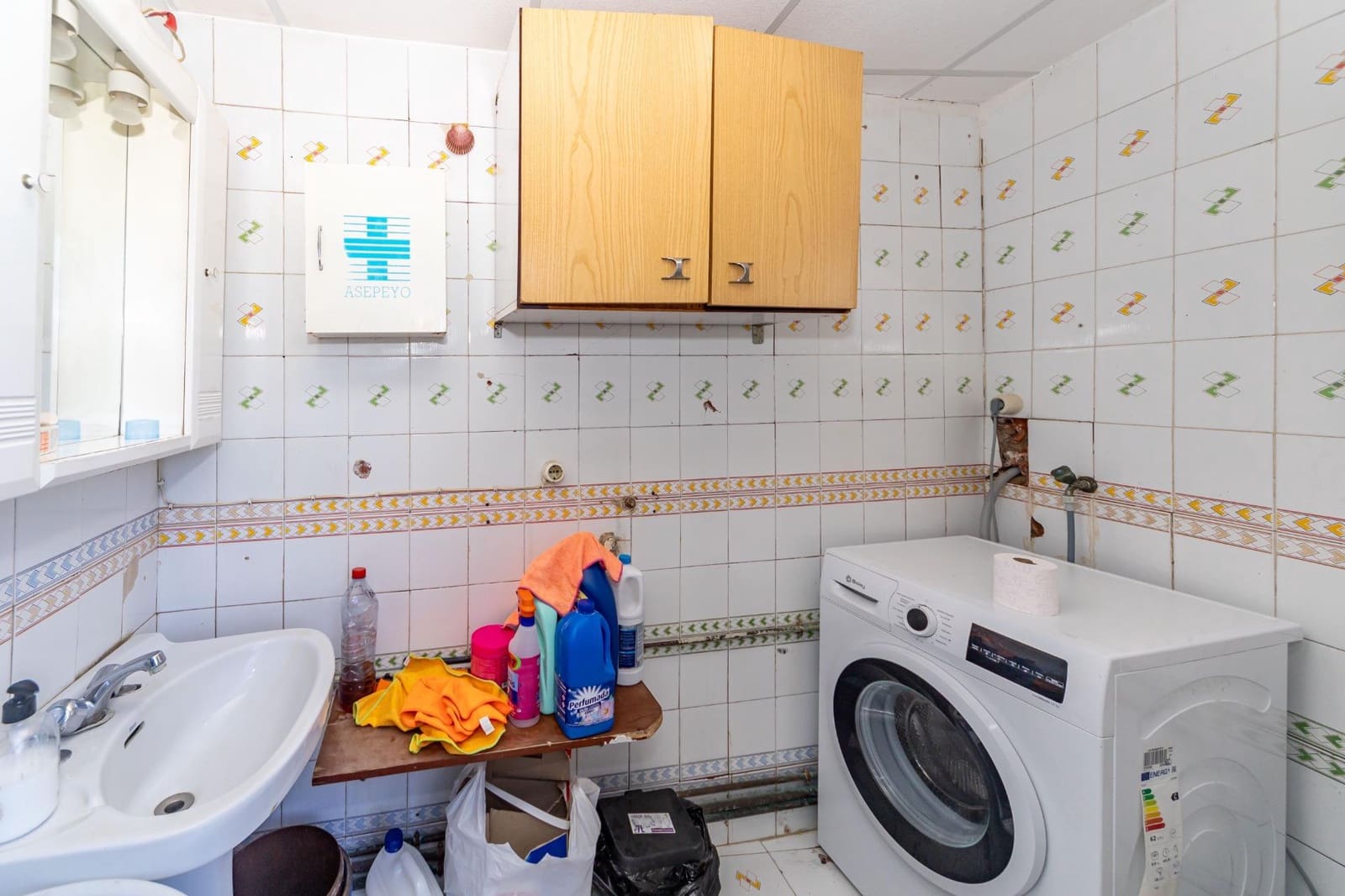 8 bedroom Townhouse for sale in Guadix - € 275,000 (Ref: 10165914)
