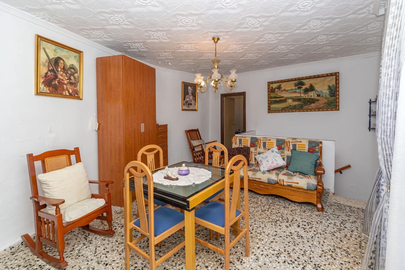8 bedroom Townhouse for sale in Guadix - € 275,000 (Ref: 10165914)