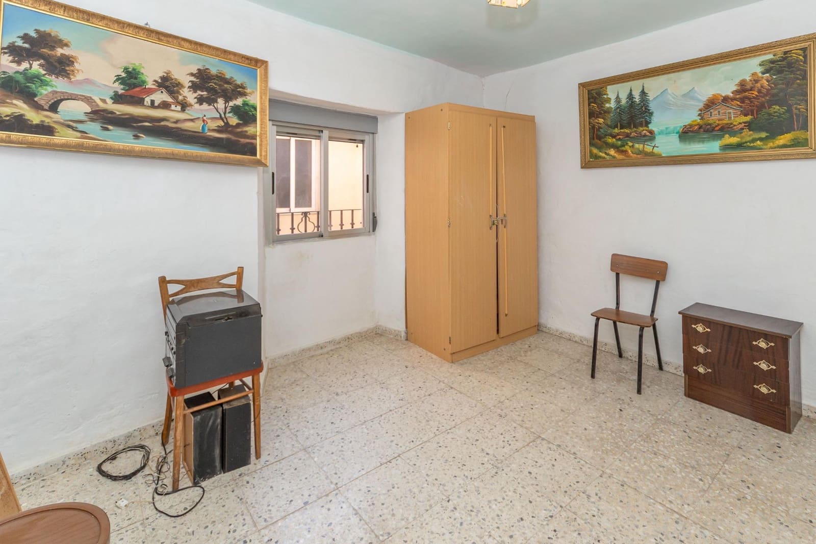 4 sovrum Hus till salu i Guadix med garage - 80 000 € (Ref: 10165915)