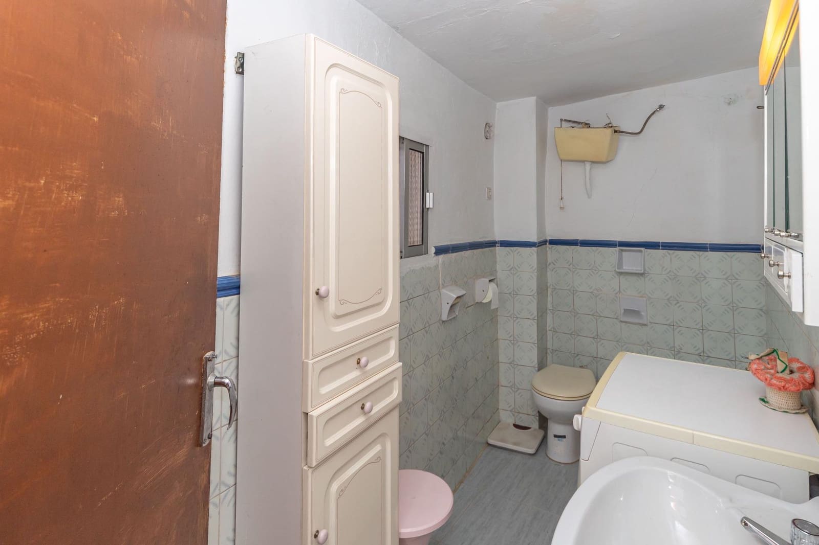 4 sovrum Hus till salu i Guadix med garage - 80 000 € (Ref: 10165915)