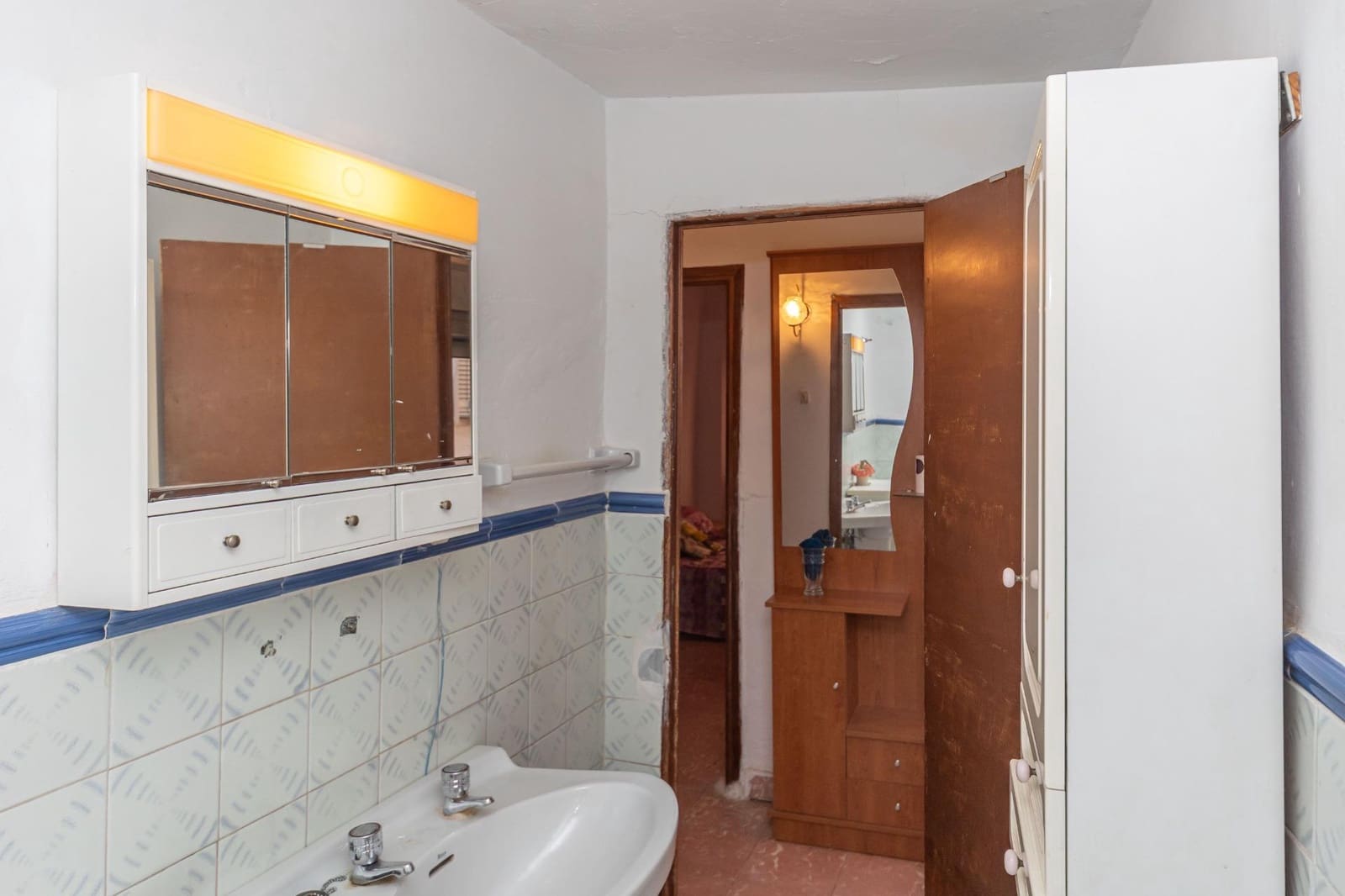 4 sovrum Hus till salu i Guadix med garage - 80 000 € (Ref: 10165915)
