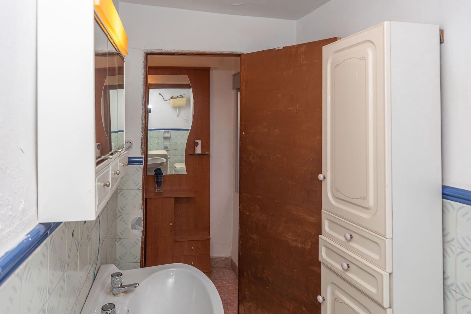 4 sovrum Hus till salu i Guadix med garage - 80 000 € (Ref: 10165915)