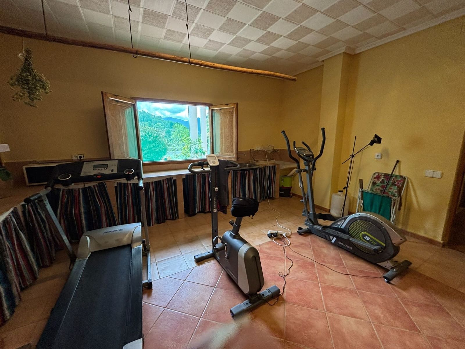 7 soveværelse Villa til salg i Siles med swimmingpool garage - € 330.000 (Ref: 9129132)