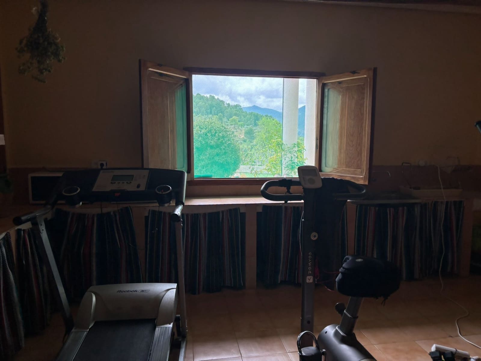 7 soveværelse Villa til salg i Siles med swimmingpool garage - € 330.000 (Ref: 9129132)