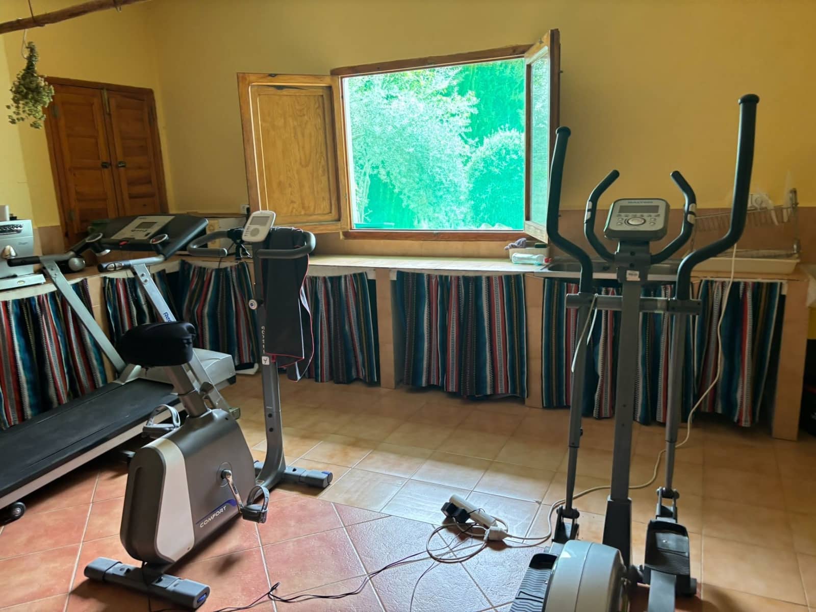 7 soveværelse Villa til salg i Siles med swimmingpool garage - € 330.000 (Ref: 9129132)