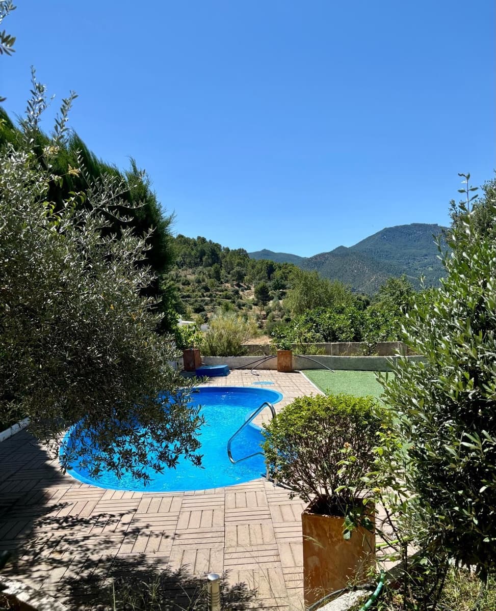 7 soveværelse Villa til salg i Siles med swimmingpool garage - € 330.000 (Ref: 9129132)