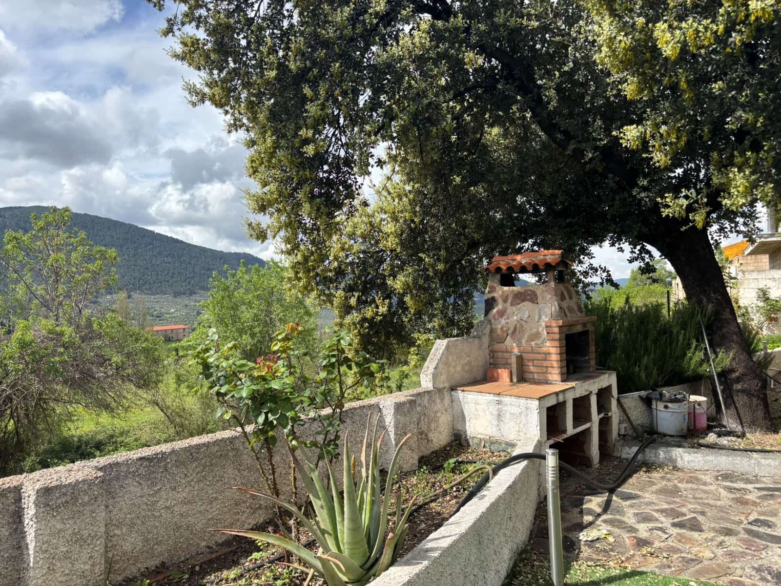 7 soveværelse Villa til salg i Siles med swimmingpool garage - € 330.000 (Ref: 9129132)