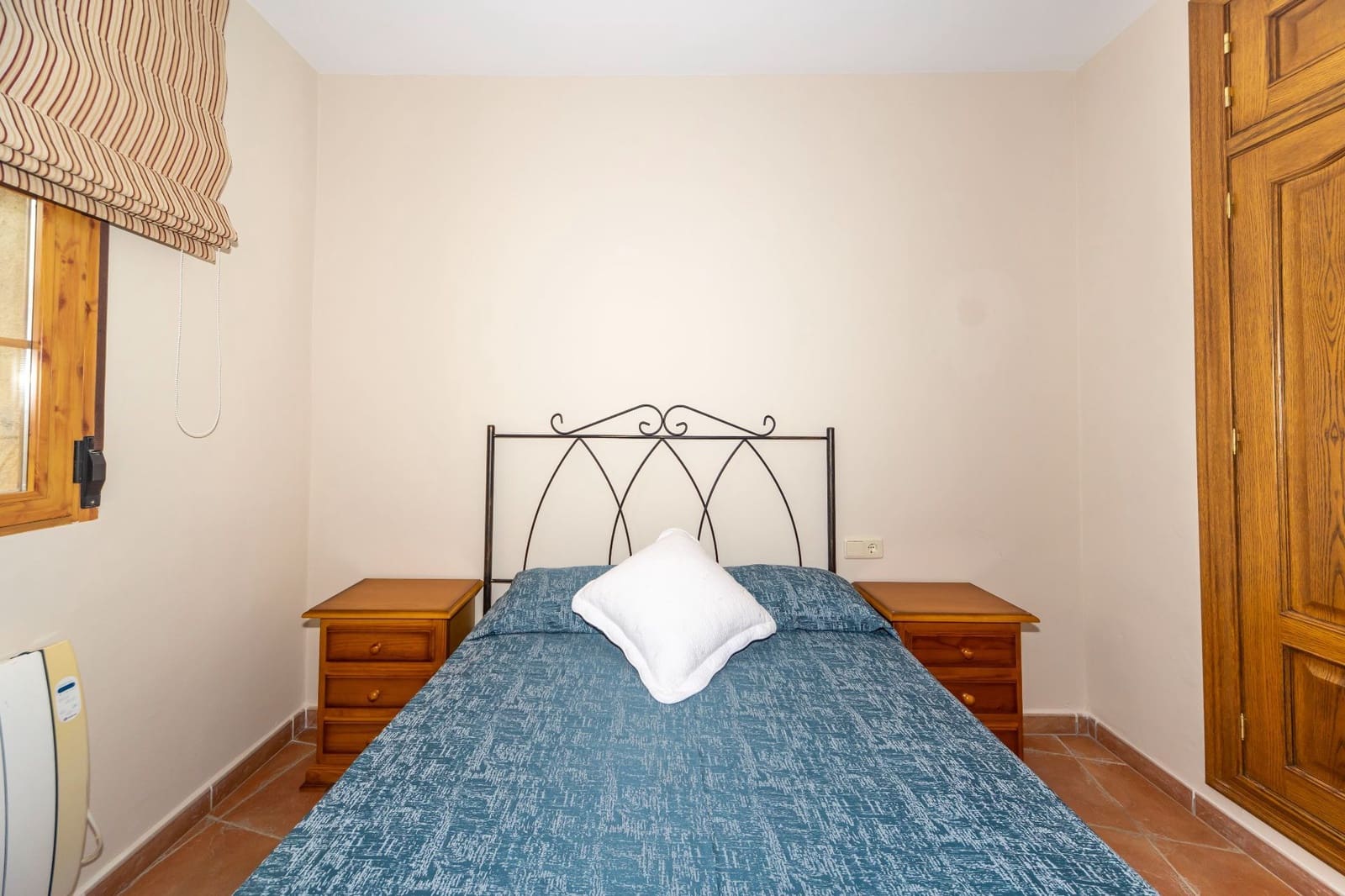 4 makuuhuone Huvila myytävänä paikassa Guadix mukana 
autotalli - 190 000 € (Ref: 9129136)