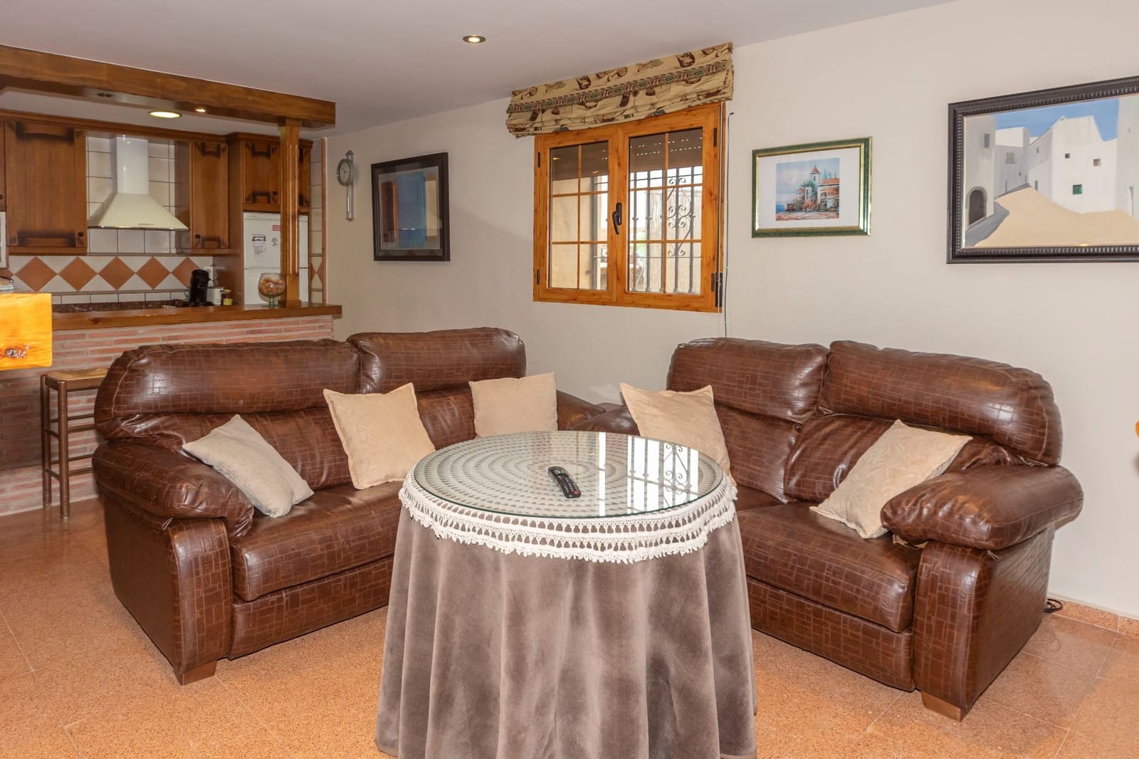 4 makuuhuone Huvila myytävänä paikassa Guadix mukana 
autotalli - 190 000 € (Ref: 9129136)