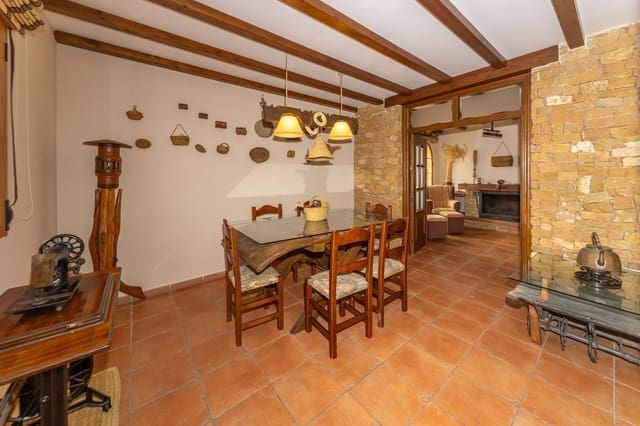 4 sovrum Villa till salu i Guadix med garage - 190 000 € (Ref: 9129136)