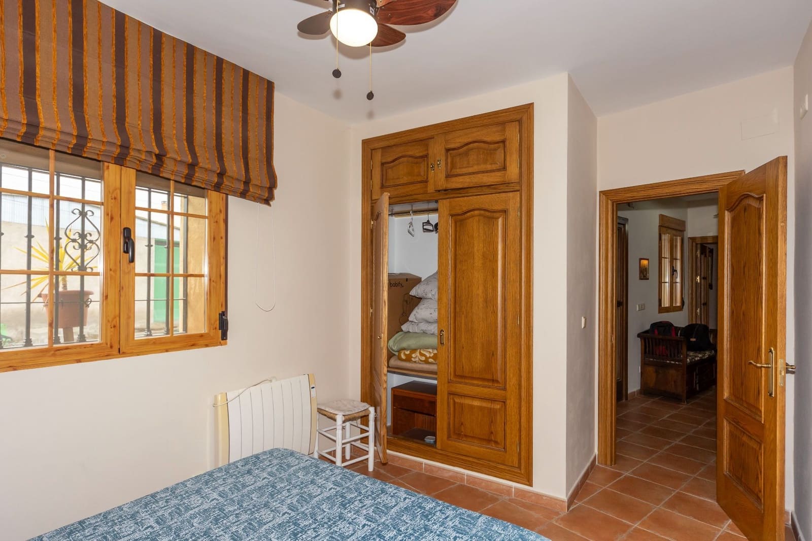 4 makuuhuone Huvila myytävänä paikassa Guadix mukana 
autotalli - 190 000 € (Ref: 9129136)