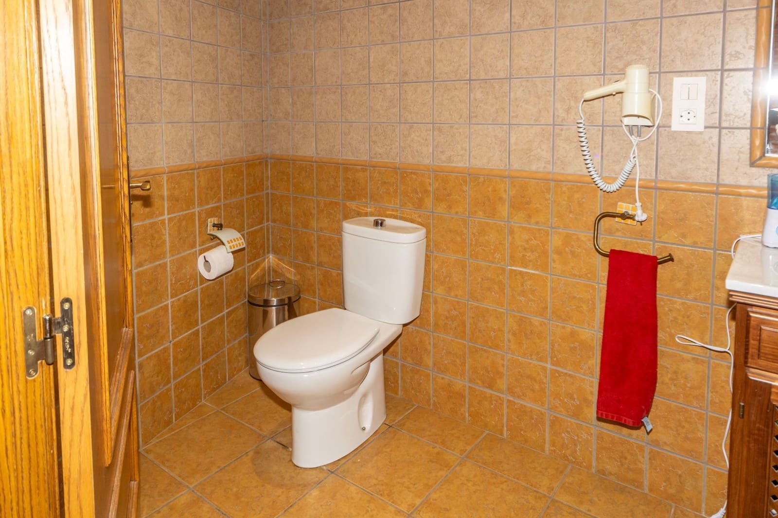 4 makuuhuone Huvila myytävänä paikassa Guadix mukana 
autotalli - 190 000 € (Ref: 9129136)