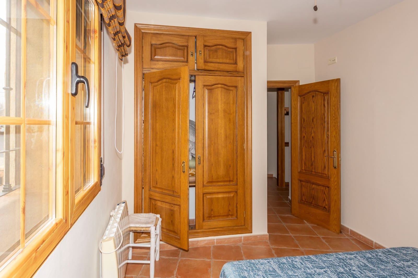 4 makuuhuone Huvila myytävänä paikassa Guadix mukana 
autotalli - 190 000 € (Ref: 9129136)