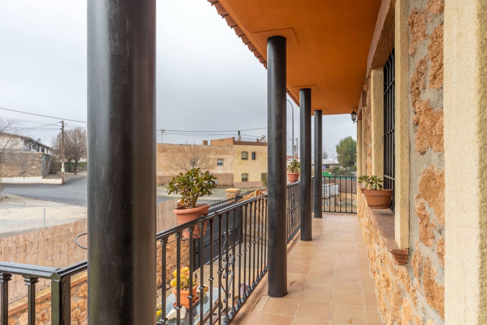 4 makuuhuone Huvila myytävänä paikassa Guadix mukana 
autotalli - 190 000 € (Ref: 9129136)