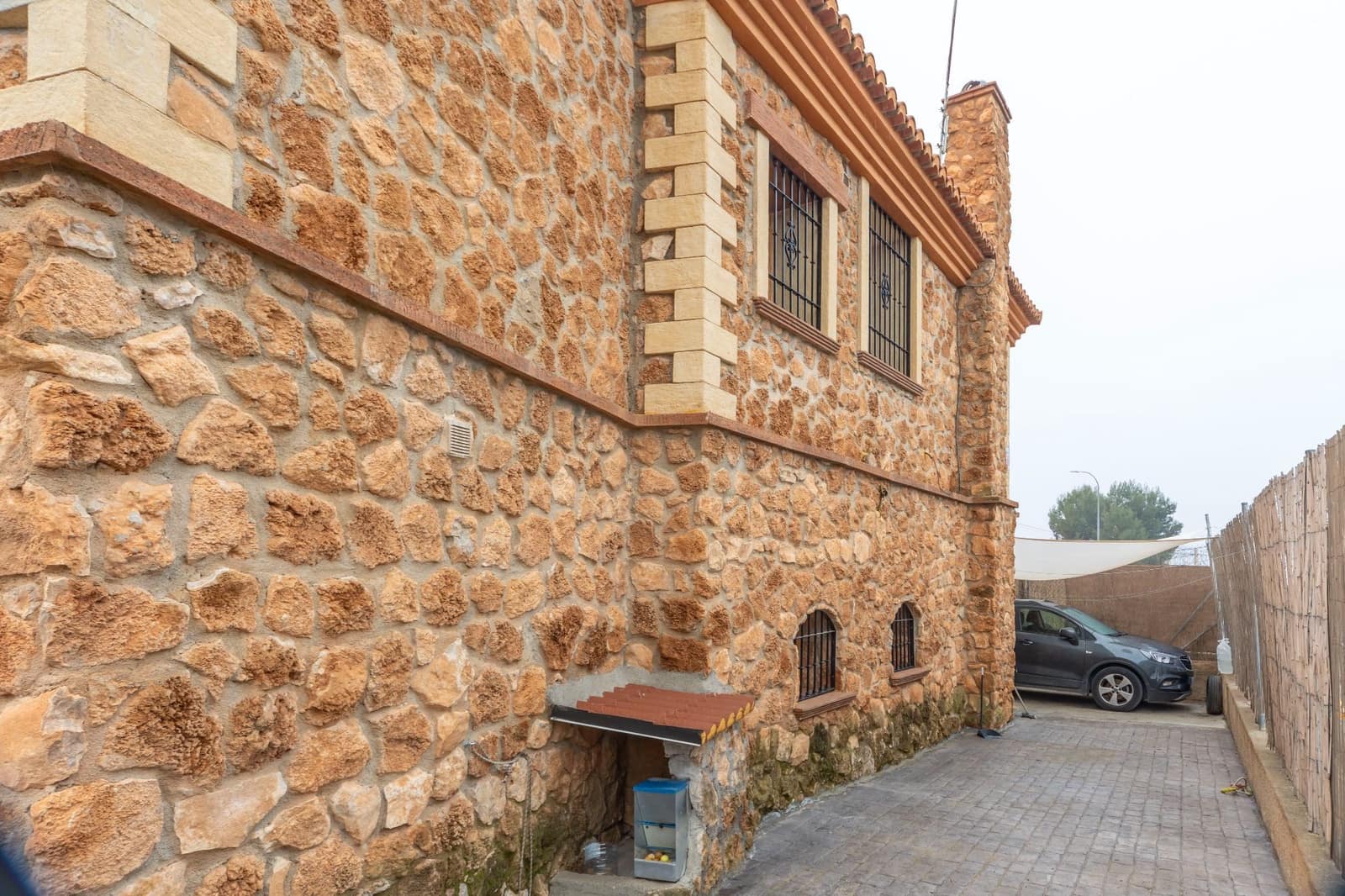 4 makuuhuone Huvila myytävänä paikassa Guadix mukana 
autotalli - 190 000 € (Ref: 9129136)