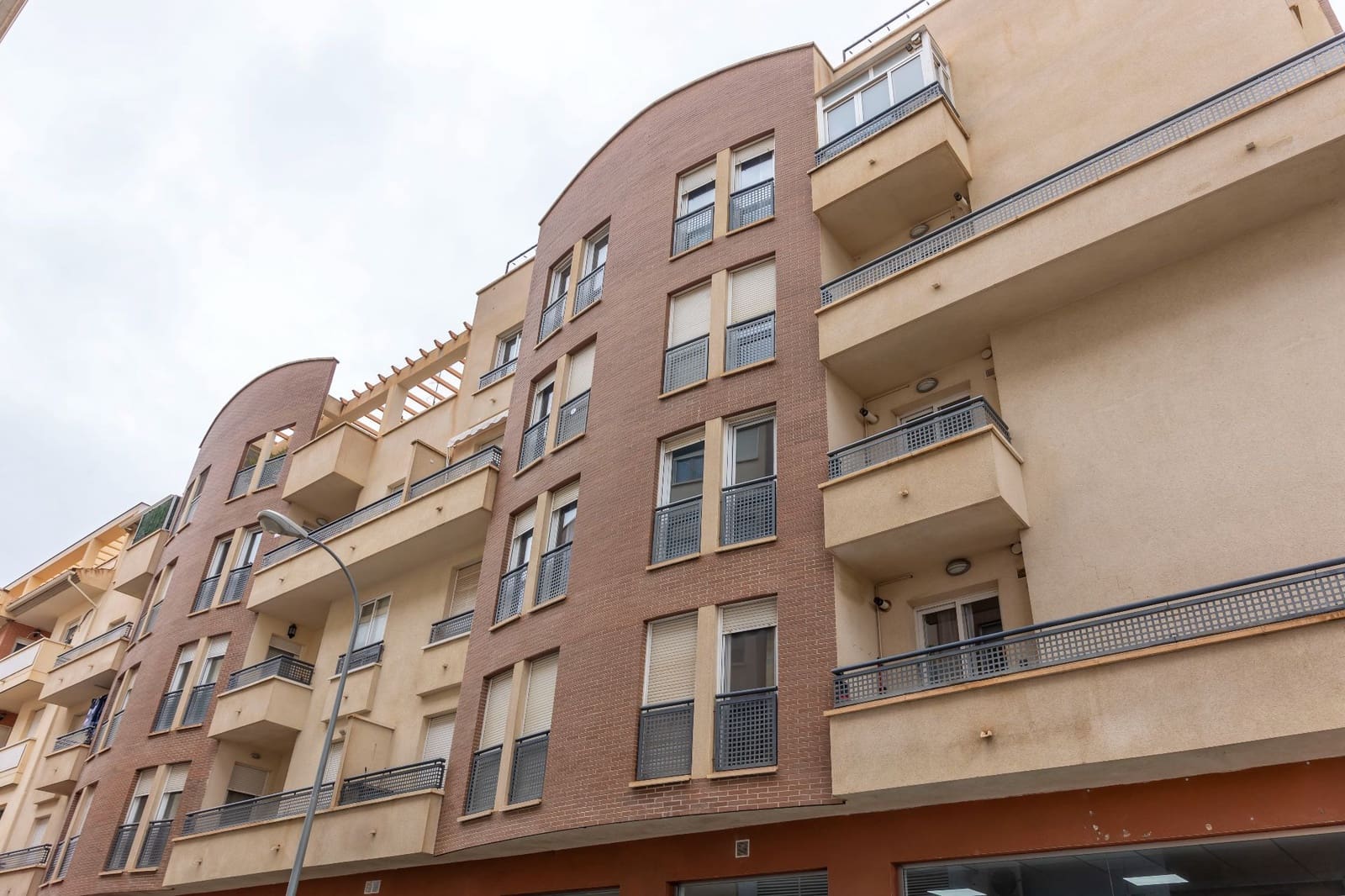 3 makuuhuone Asunto myytävänä paikassa Guadix - 150 000 € (Ref: 9251870)