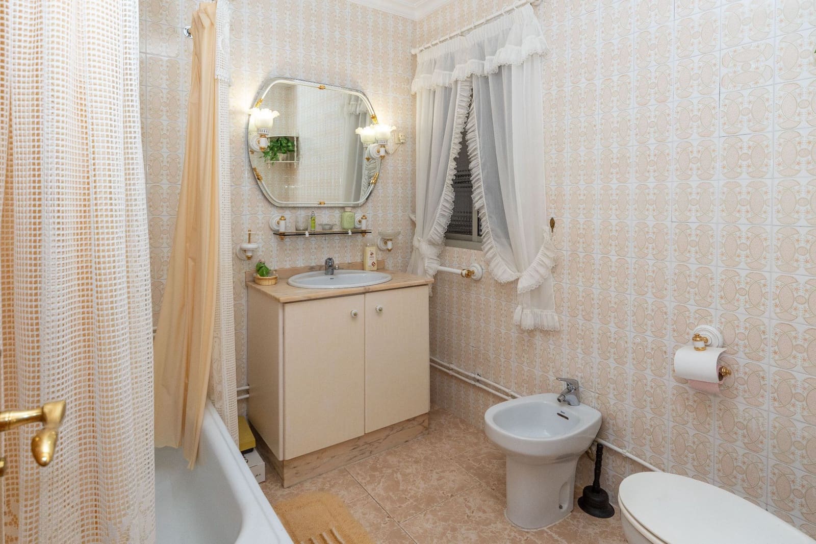 3 sypialnia Mieszkanie na sprzedaż w Guadix z garażem - 180 000 € (Ref: 9334395)