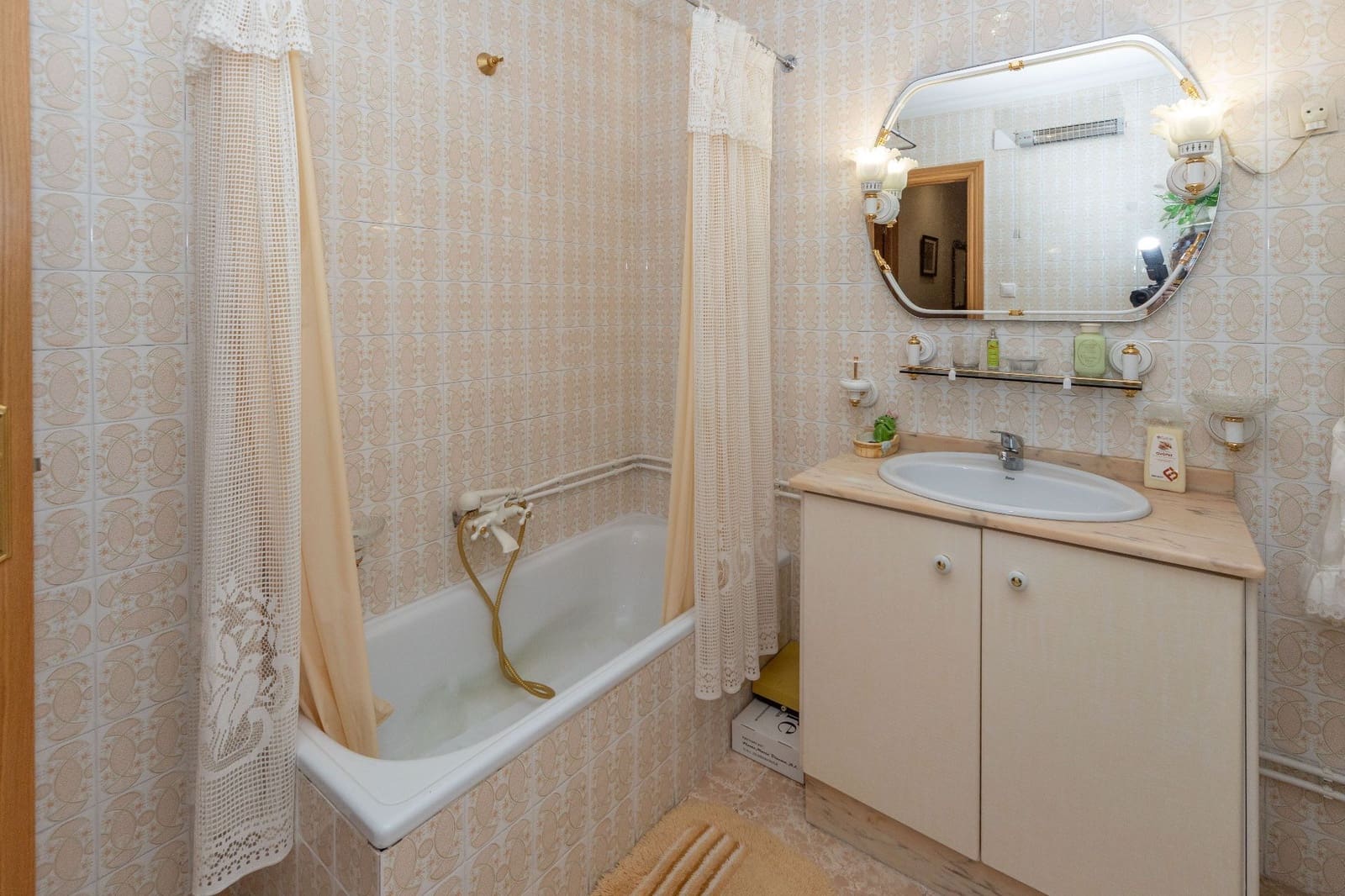 3 sypialnia Mieszkanie na sprzedaż w Guadix z garażem - 180 000 € (Ref: 9334395)