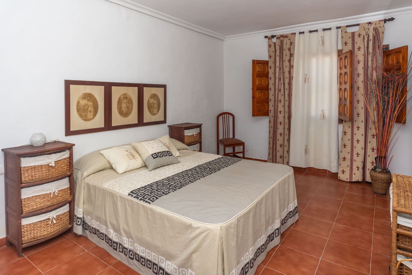 4 soveværelse Villa til salg i Guadix med swimmingpool - € 350.000 (Ref: 9340714)