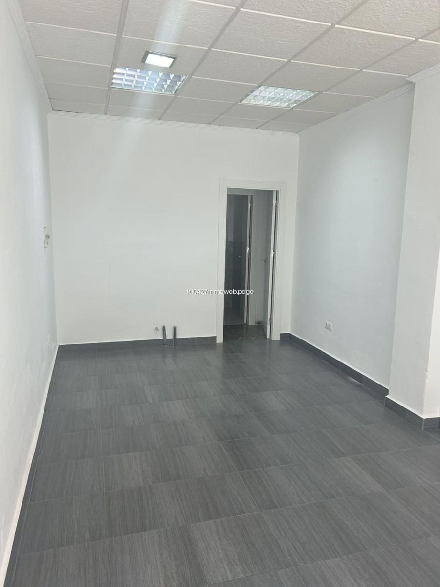 Commercial for rent in Guadix - € 300 (Ref: 9548889)