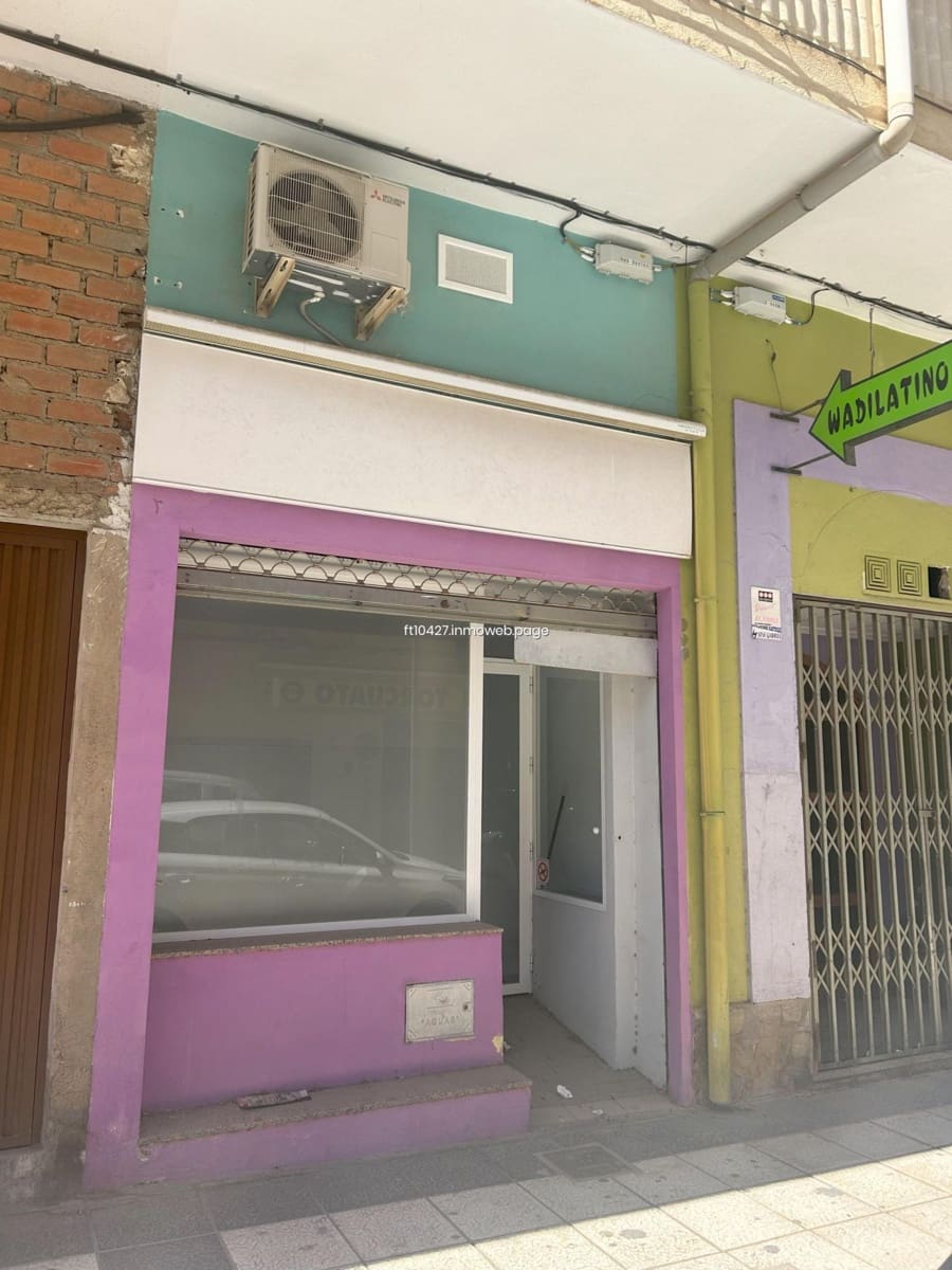 Commercial for rent in Guadix - € 300 (Ref: 9548889)