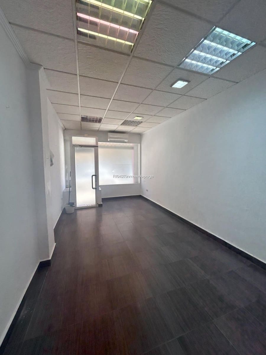 Commercial for rent in Guadix - € 300 (Ref: 9548889)