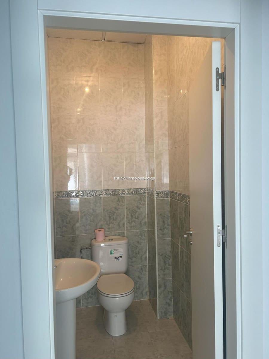 Commercial for rent in Guadix - € 300 (Ref: 9548889)