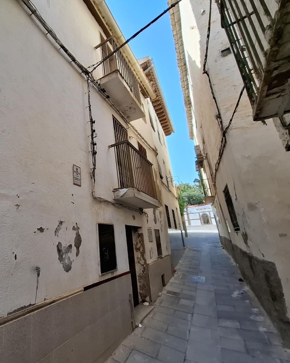 3 bedroom Terraced Villa for sale in Guadix - € 48,000 (Ref: 9565303)