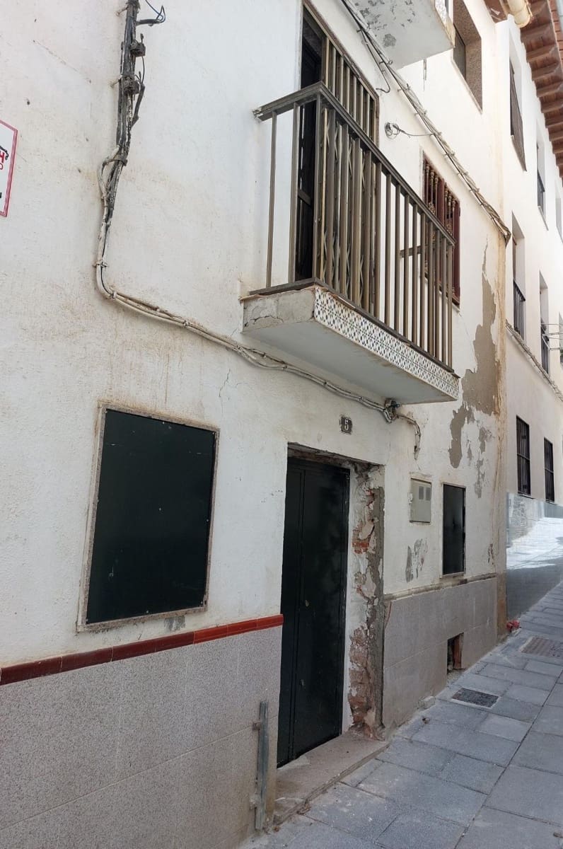 3 bedroom Terraced Villa for sale in Guadix - € 48,000 (Ref: 9565303)