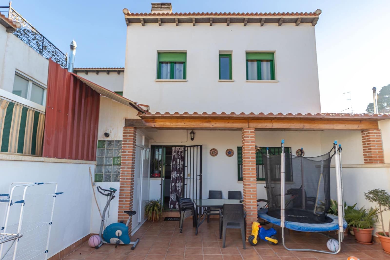 Adosado de 4 habitaciones en Guadix en venta con garaje - 220.500 € (Ref: 9582989)