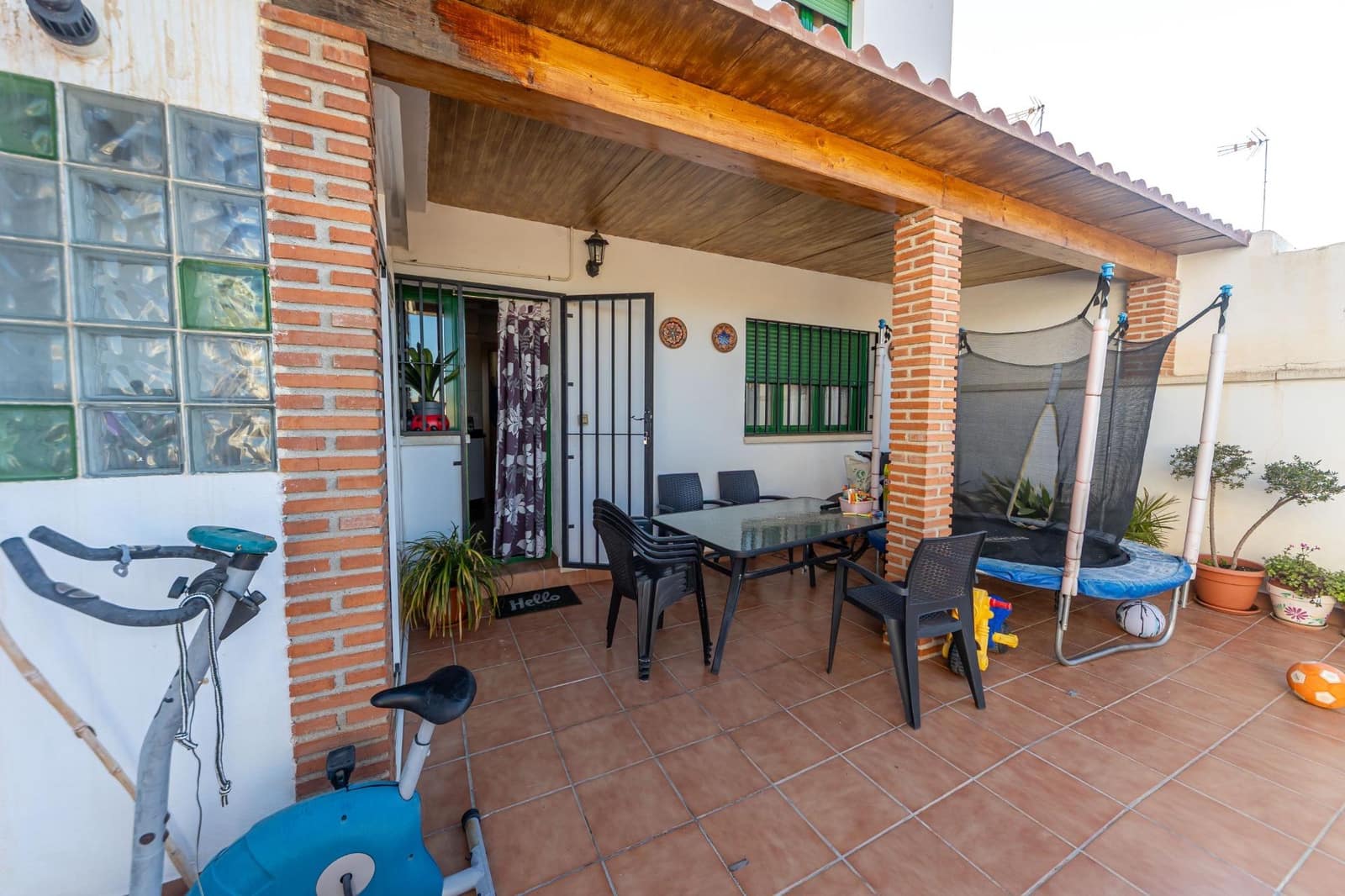 Adosado de 4 habitaciones en Guadix en venta con garaje - 220.500 € (Ref: 9582989)