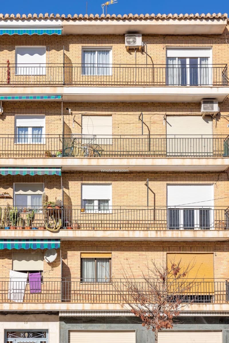 4 bedroom Flat for sale in Guadix - € 110,000 (Ref: 9582990)