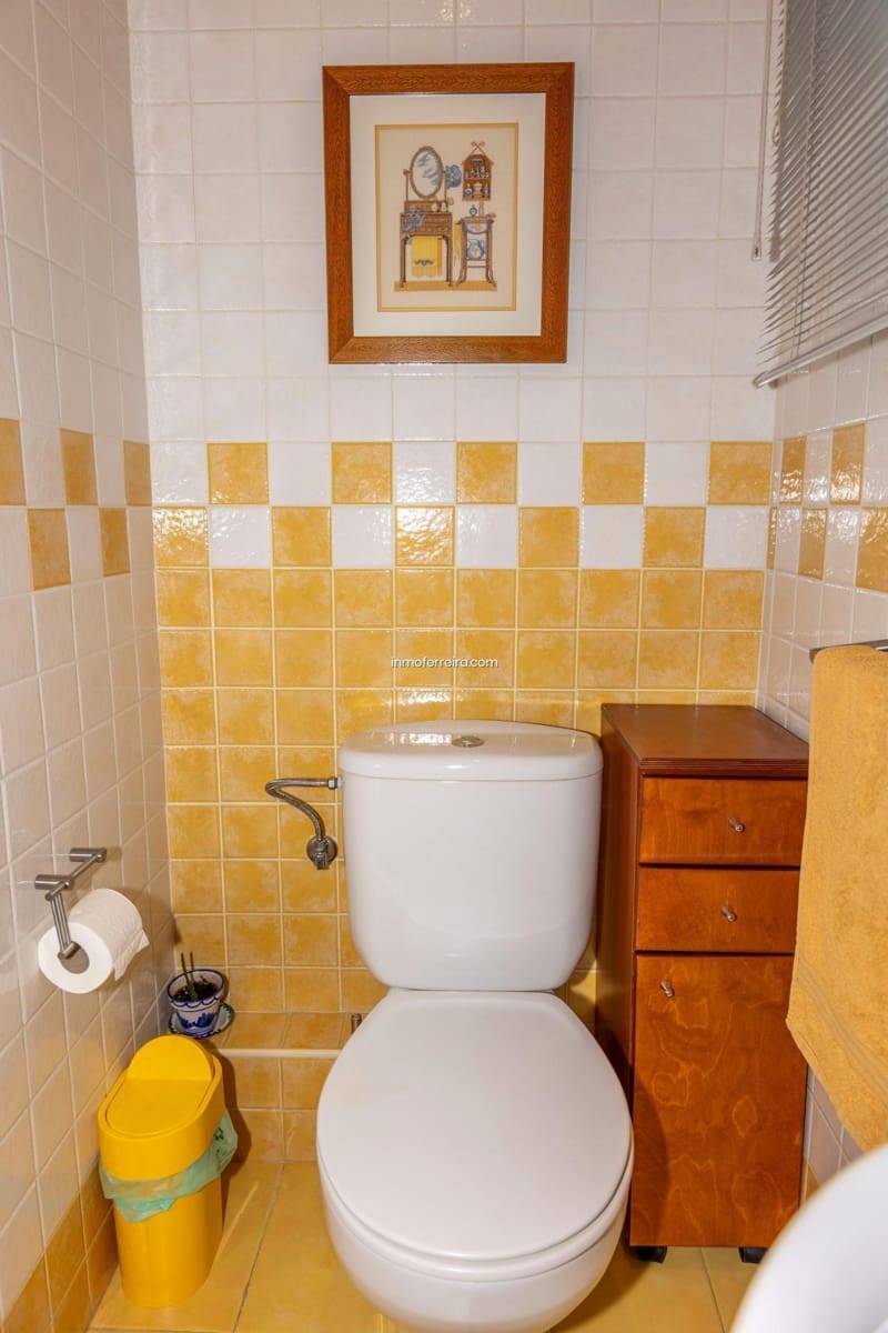 Adosado de 4 habitaciones en Guadix en venta con garaje - 240.000 € (Ref: 9582991)