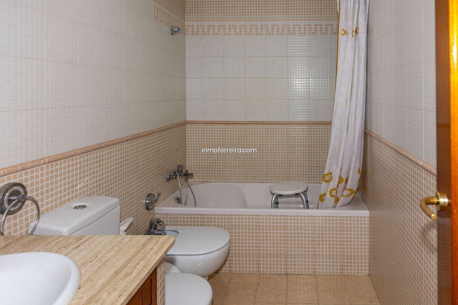 Adosado de 4 habitaciones en Guadix en venta con garaje - 240.000 € (Ref: 9582991)