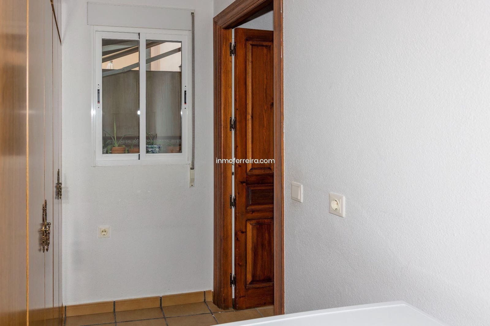 Adosado de 4 habitaciones en Guadix en venta con garaje - 240.000 € (Ref: 9582991)