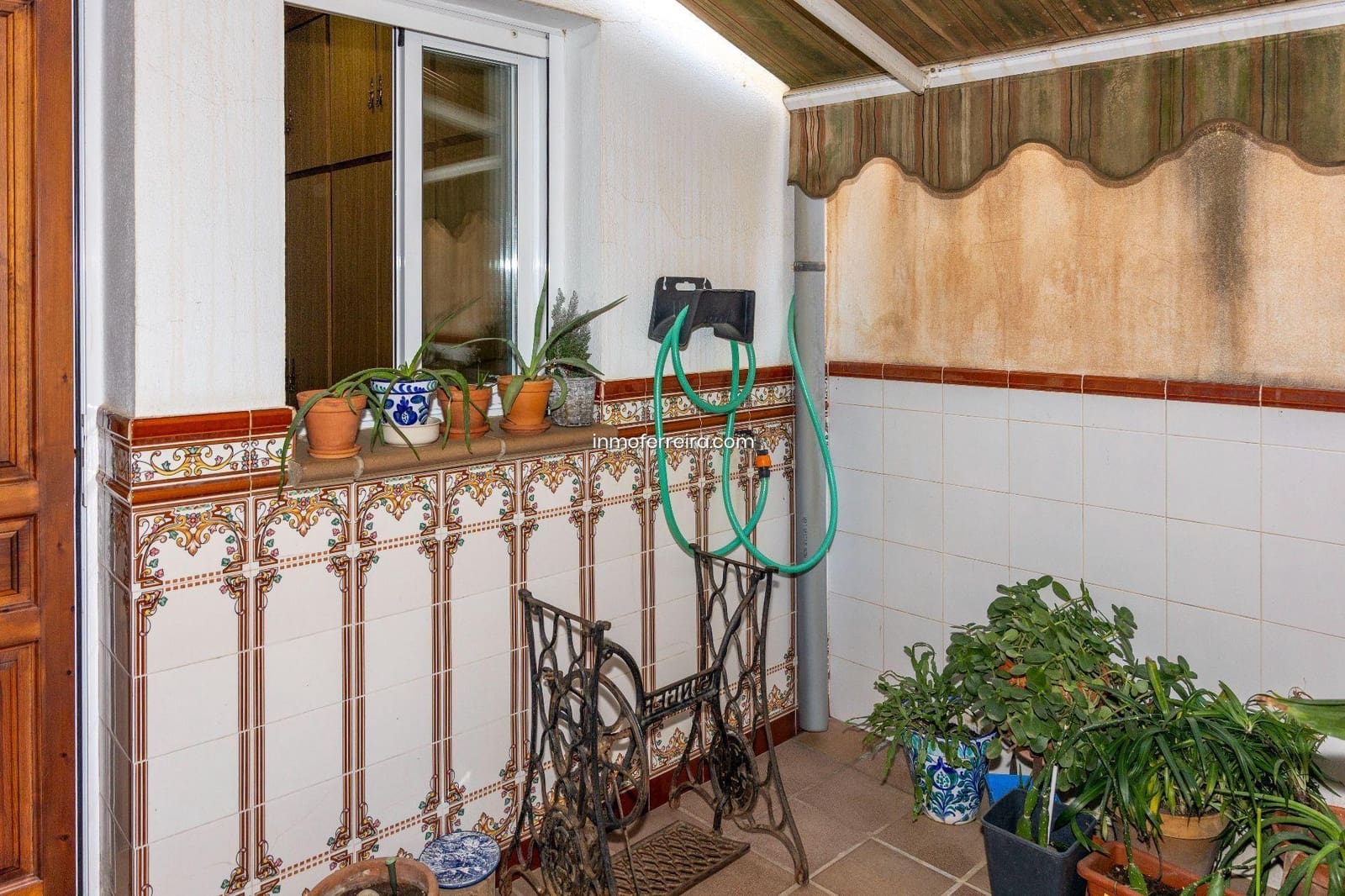 Adosado de 4 habitaciones en Guadix en venta con garaje - 240.000 € (Ref: 9582991)