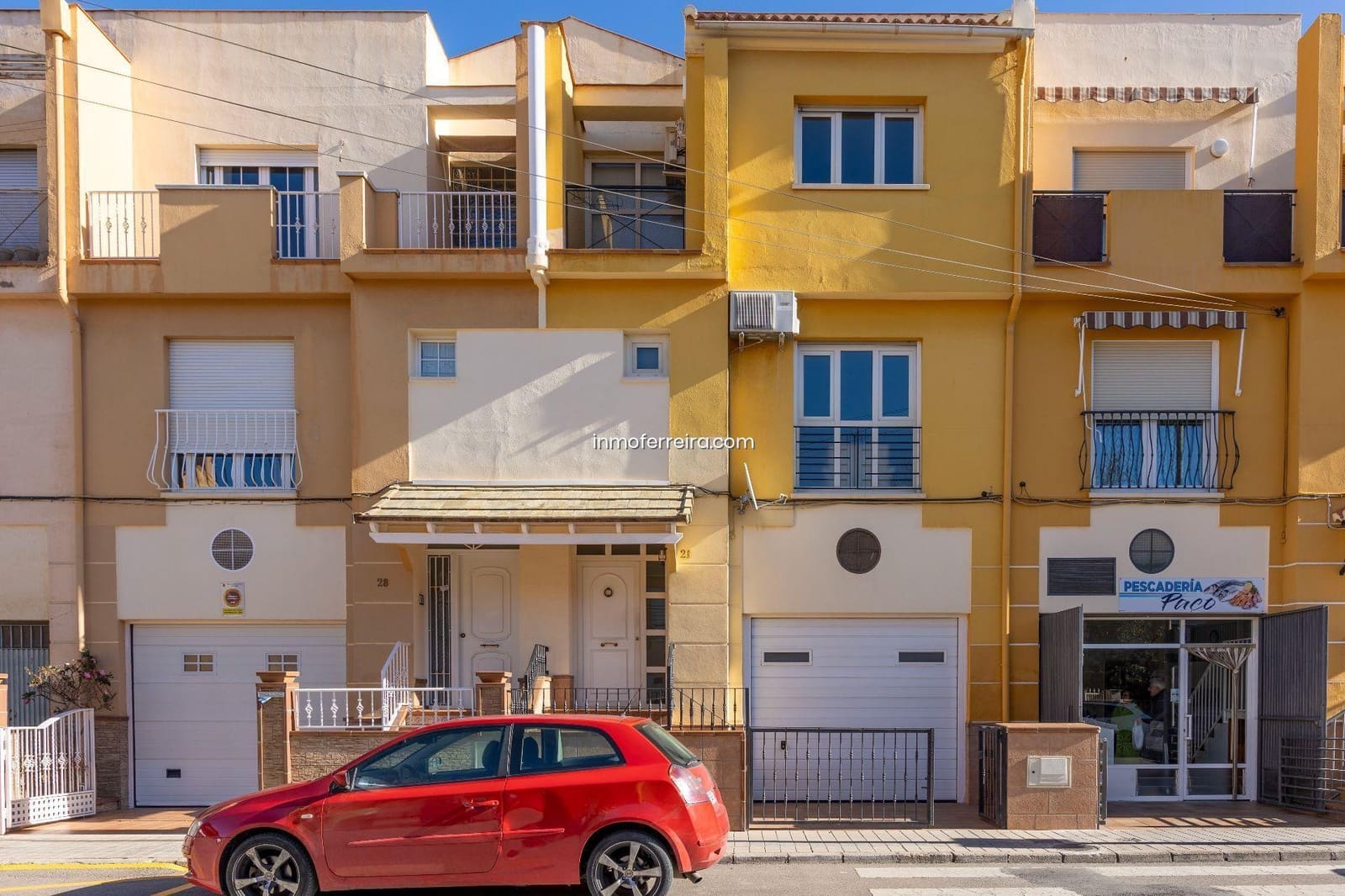 Adosado de 4 habitaciones en Guadix en venta con garaje - 240.000 € (Ref: 9582991)