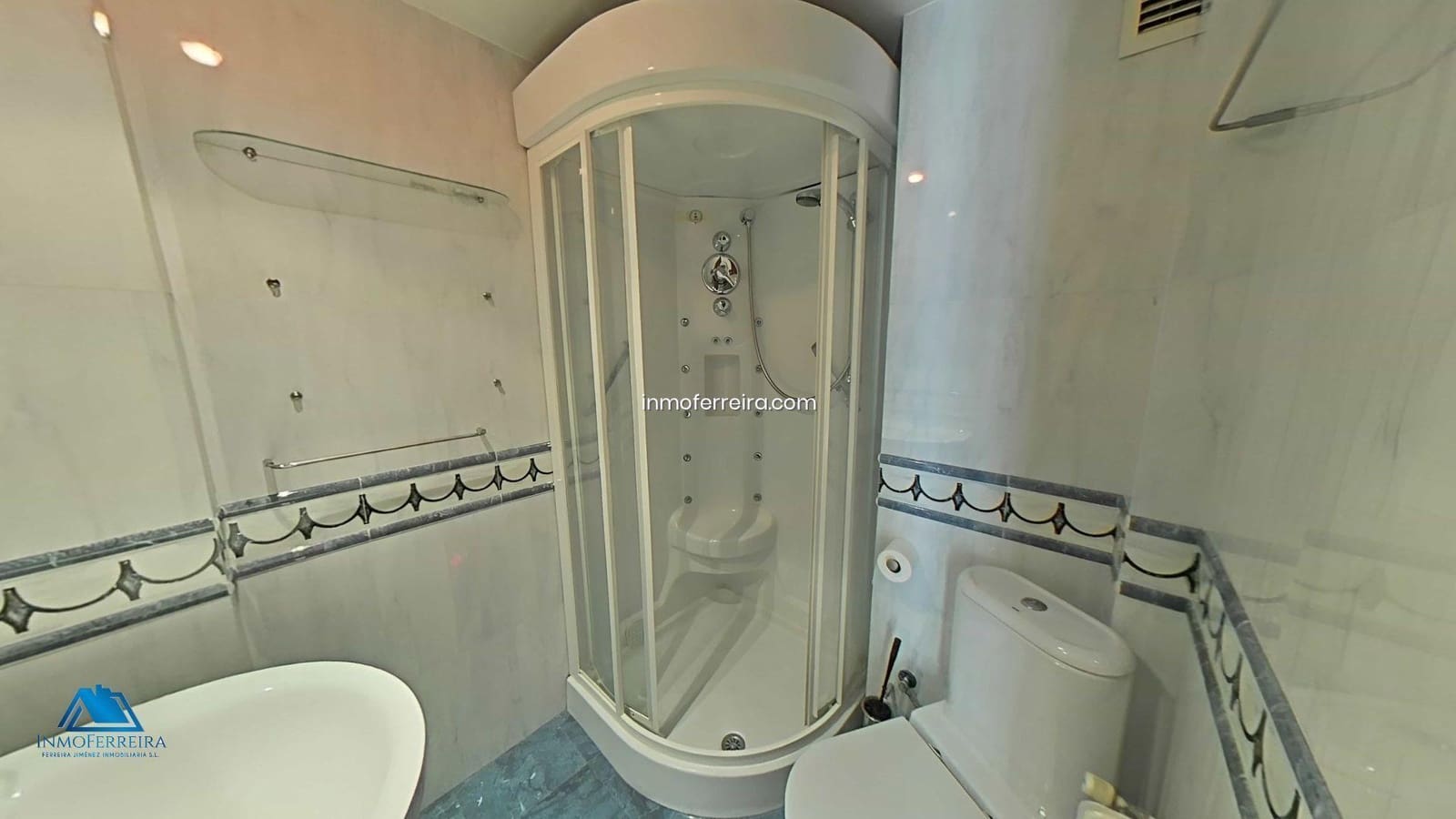 5 bedroom Flat for sale in Guadix - € 180,000 (Ref: 9582992)