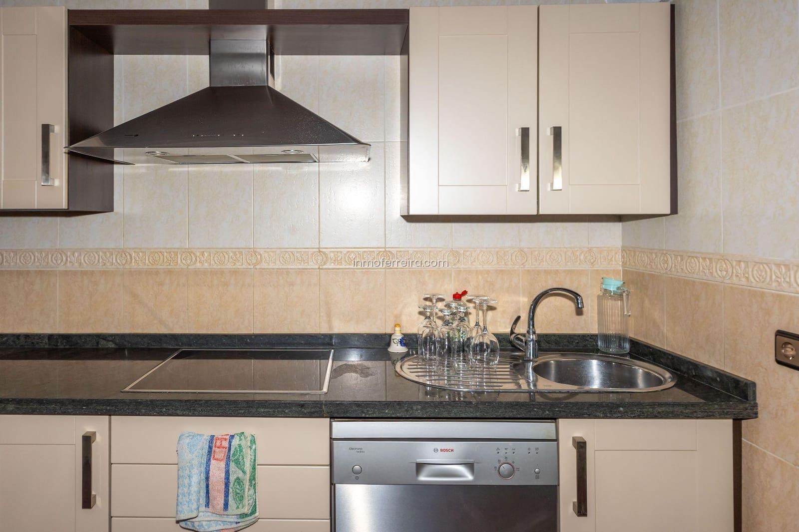 3 quarto Casa em Banda para venda em Guadix com garagem - 190 000 € (Ref: 9582993)