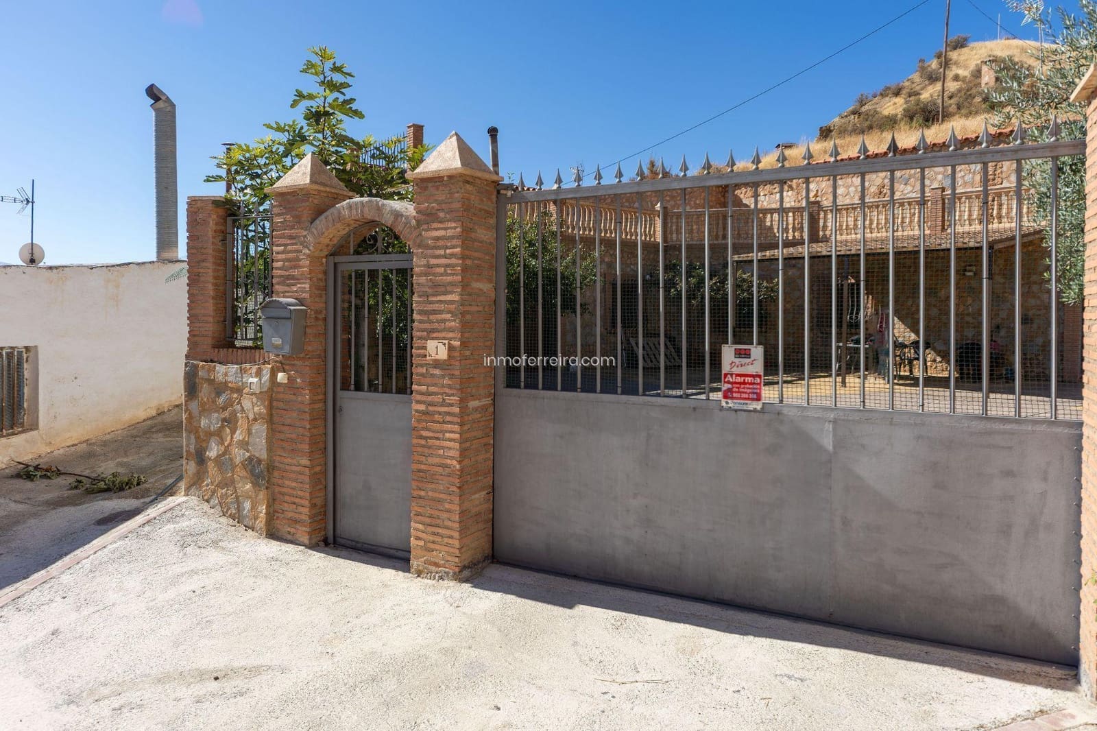 3 quarto Casa em Banda para venda em Guadix com garagem - 190 000 € (Ref: 9582993)