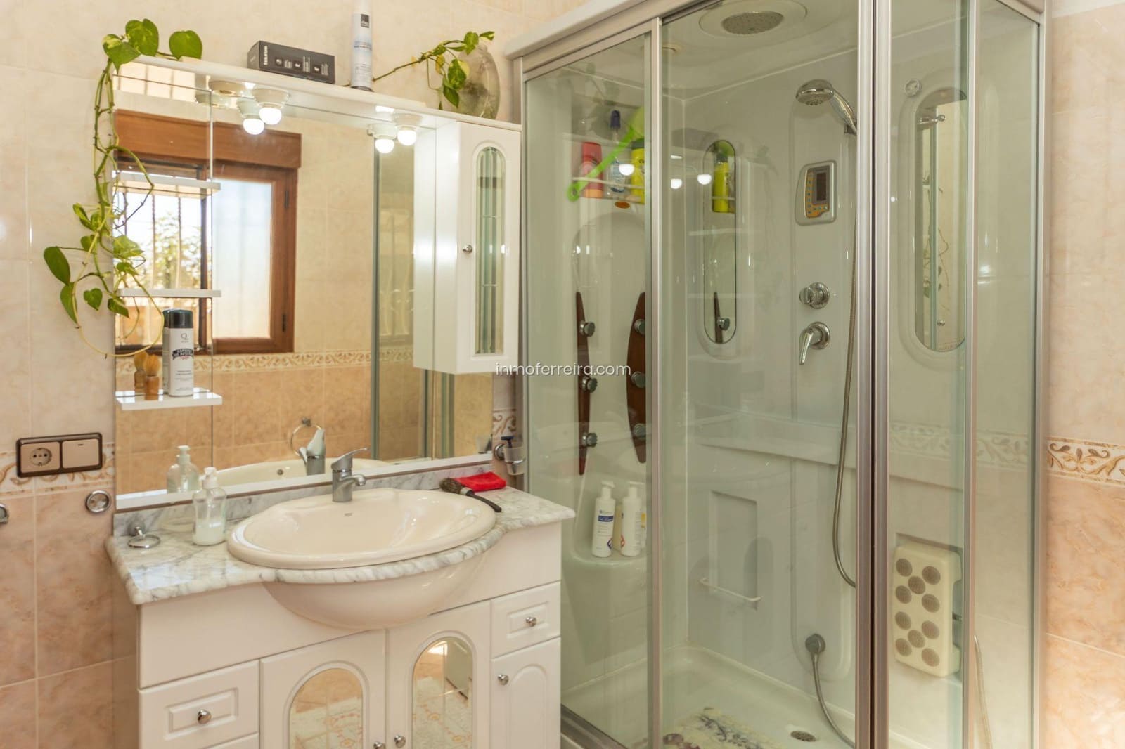 3 quarto Casa em Banda para venda em Guadix com garagem - 190 000 € (Ref: 9582993)